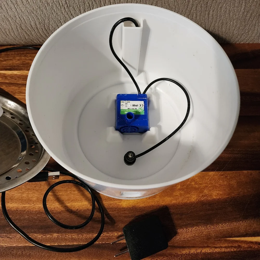 Beacon Pet Water Fountain for Cats